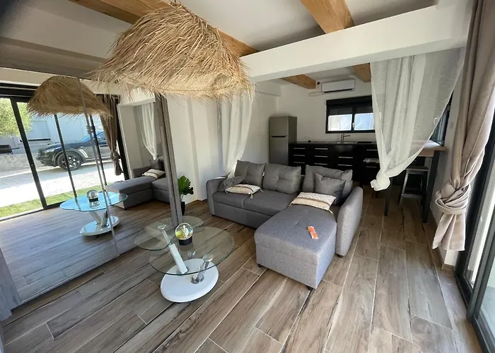 Six Fours Les Plages Logement Maison