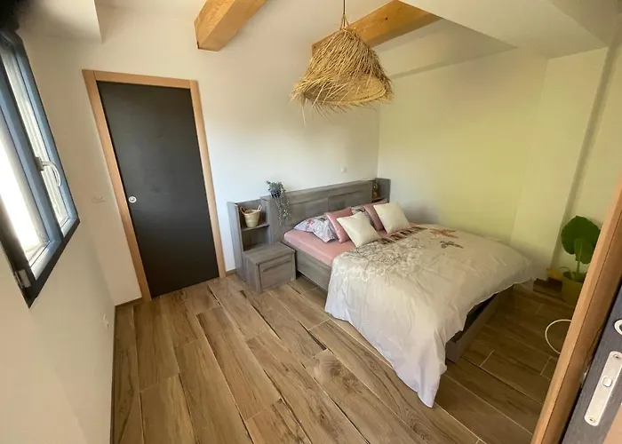 Six Fours Les Plages Logement Maison