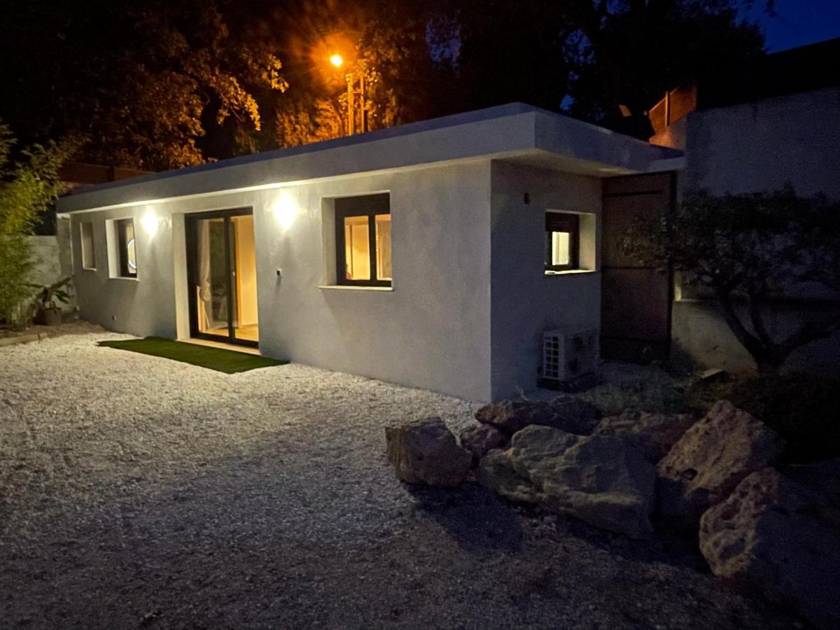 Holiday home Six Fours Les Plages Maison